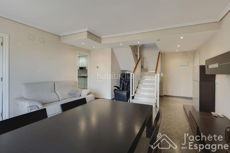 Foto dda4c554-2e76-440f-972d-7d790d5c0930. Duplex con riscaldamento parcheggio in La Creu del Grau Valencia