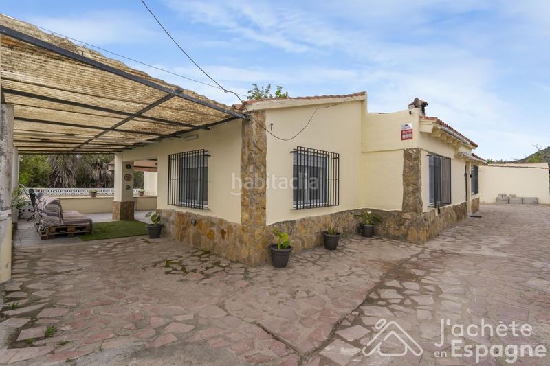 Foto f3d1490e-fd5a-4ce8-a09a-6837f1095620. Casa a Urbanizaciones Gandia