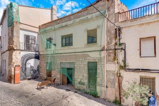 Casa en Centro-El Castillo. Buscas rentabilidad? propiedad de 359m2 con enorme potencial en