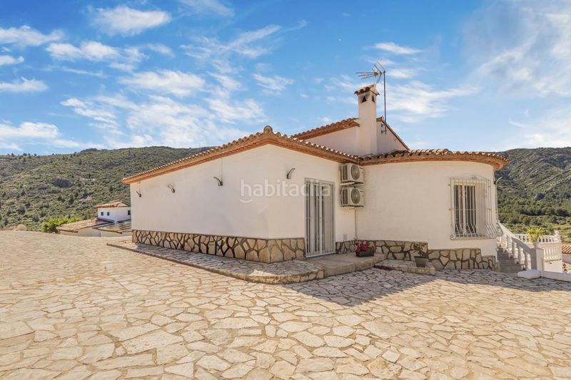 Foto 07823dfa-ce8d-4a83-993a-25a3a3d74685. Casa amb aparcament piscina a Pedreguer