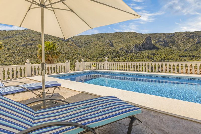 Foto 9d917922-82e2-4056-896c-d68252b87e9c. Casa amb aparcament piscina a Pedreguer