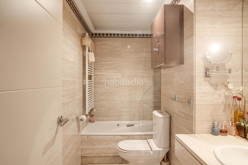 Foto a33605d1-f4df-48b7-bfa2-4ab2bb2df7f2. Tríplex amb calefacció aparcament piscina a Legazpi Madrid