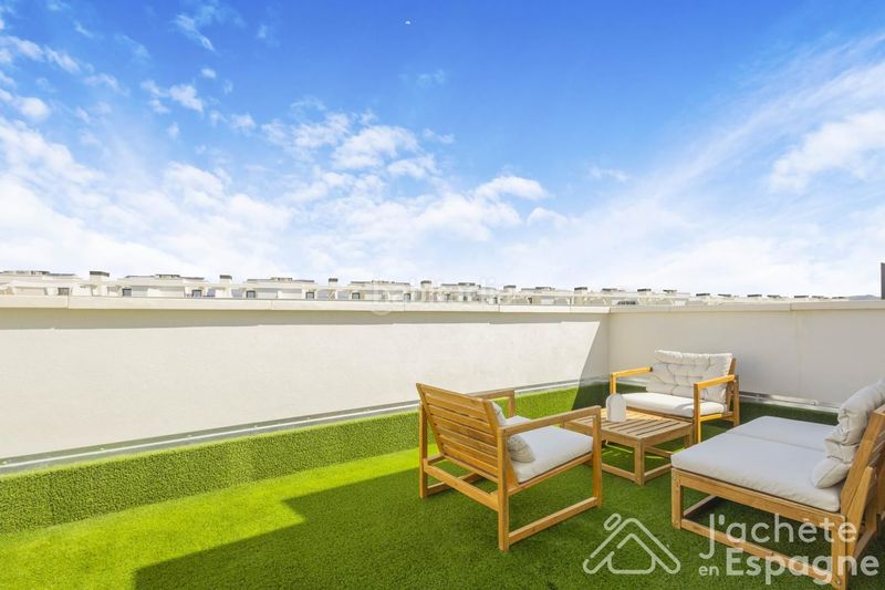 Foto a3760660-bdbc-4b40-956f-71f219893bcb. Casa amb piscina a Centro Mutxamel