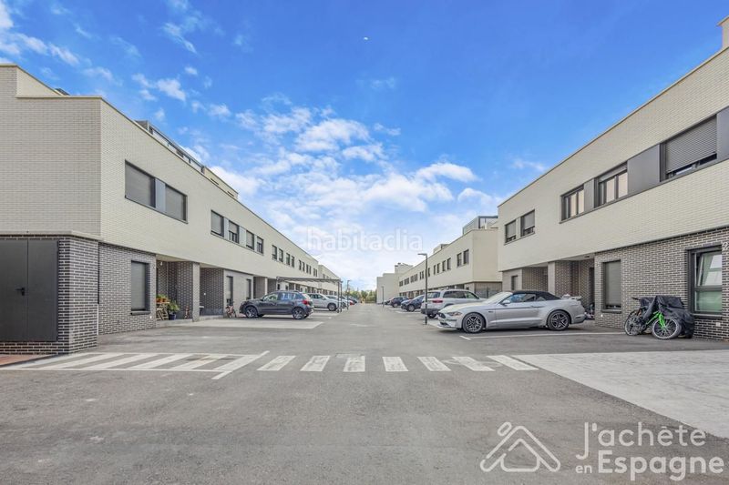 Foto eb8742b3-7bbb-4e88-9c9a-5106ff903ac7. Casa amb piscina a Centro Mutxamel