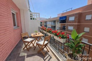 Rent Flat  Del bisbe joan osta. Piso renovado en oliva