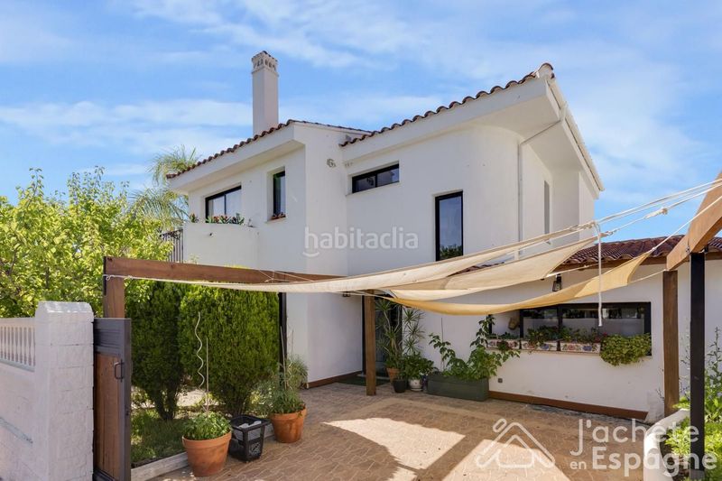 Foto e29e842b-0923-47a8-b993-a468549a9e75. Casa amb piscina a Riba - roja de Túria