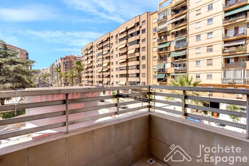 Foto cb811811-dcc3-48a6-abd1-9a988c452374. Pis a La Raïosa Valencia