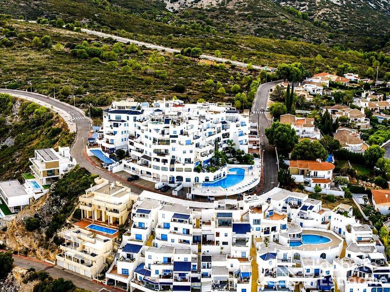 Foto 50de461f-9835-4a8f-a56a-23f8428ef689. Tríplex amb aparcament piscina a Las Atalayas-Urmi-Cerro Mar Peñíscola