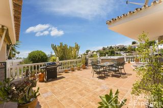 Casa  Miguel de cervantes. Casa independiente de estilo andaluz con vistas al mar, apartame