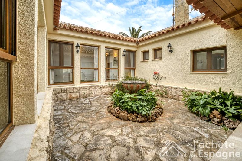 Foto f1a1943a-7a80-4d0e-a33b-cd5372c8b0ba. Casa amb aparcament piscina a Alcossebre