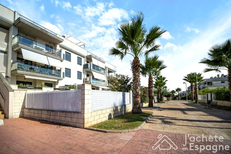 Foto 79ac7993-af5b-40b8-be8b-b3a4ae79d2b4. Apartament amb aparcament piscina a San Jorge