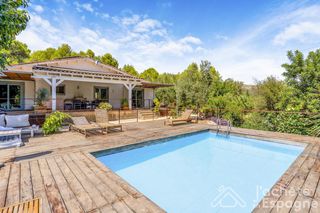 Casa  Partida tarraso. Villa con piscina y vistas montaña  villalonga