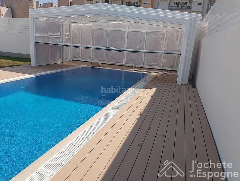 Foto 129534b7-f8fc-4b1c-8f4c-af7add9e275a. Pis amb aparcament piscina a Casco Urbano Vinaròs