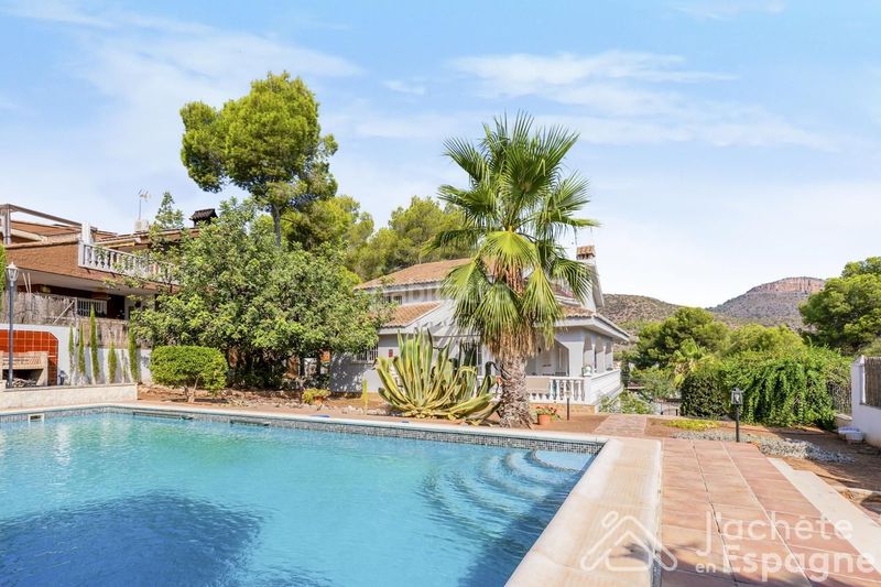 Foto 20c96b61-bd13-4440-b63b-9051662727a5. Casa amb aparcament piscina a Gilet