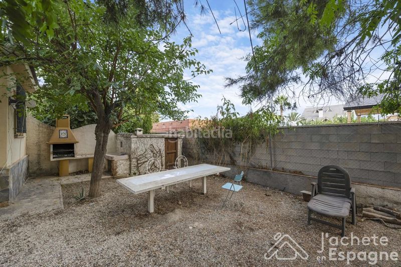 Foto 0f9330bb-25fa-4d85-bb72-3793654f5bb2. Casa amb aparcament piscina a Los Girasoles Sant Vicent del Raspeig
