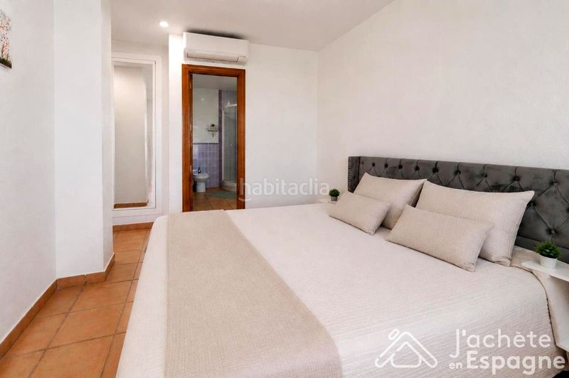 Foto 14a6289a-b97a-41be-a68b-e7c6535fced9. Casa aparellada amb aparcament piscina a San Jorge