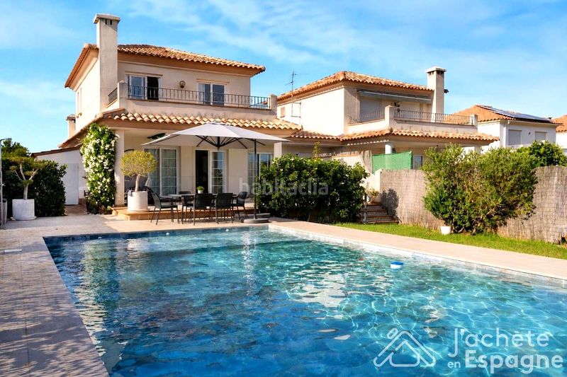 Foto e222d9a1-04e8-41ed-9a1b-f55158f74cd3. Casa aparellada amb aparcament piscina a San Jorge