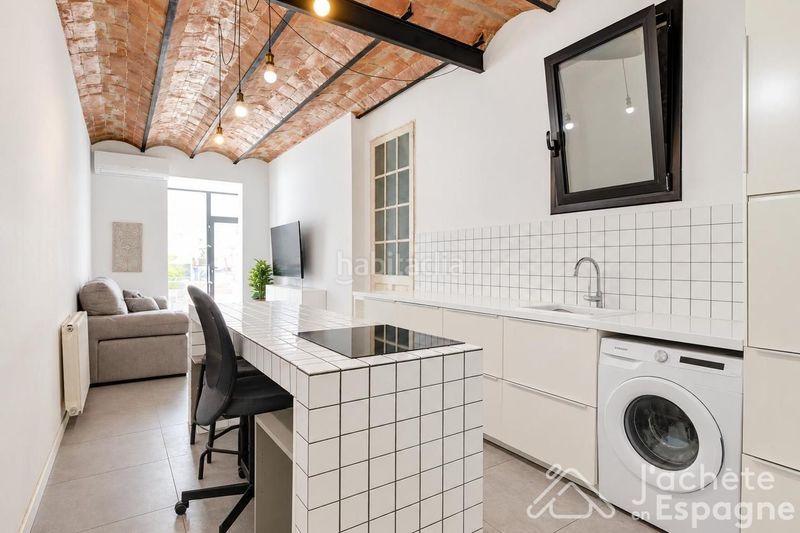 Foto fdb448b3-78a3-49e8-a968-979d05dc9f27. Apartament a El Poble Sec - Parc de Montjuïc Barcelona