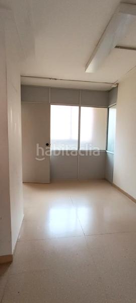 Foto f91fef08-9c18-4e3a-946a-238ab0dc5a58. Location local commercial dans Martorell