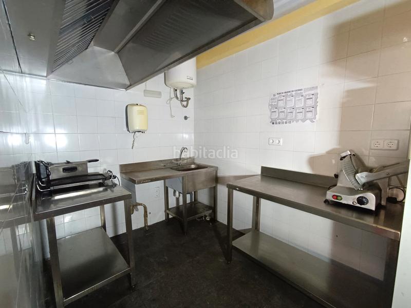 Foto adc3bef6-355c-40dd-a627-f6a89a27230f. Local commercial dans Martorell