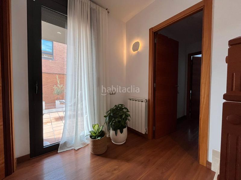 Foto f84628b8-a401-431e-9dc1-539bb55fd767. Casa adossada amb calefacció a Estadi-Santa Anna Vic