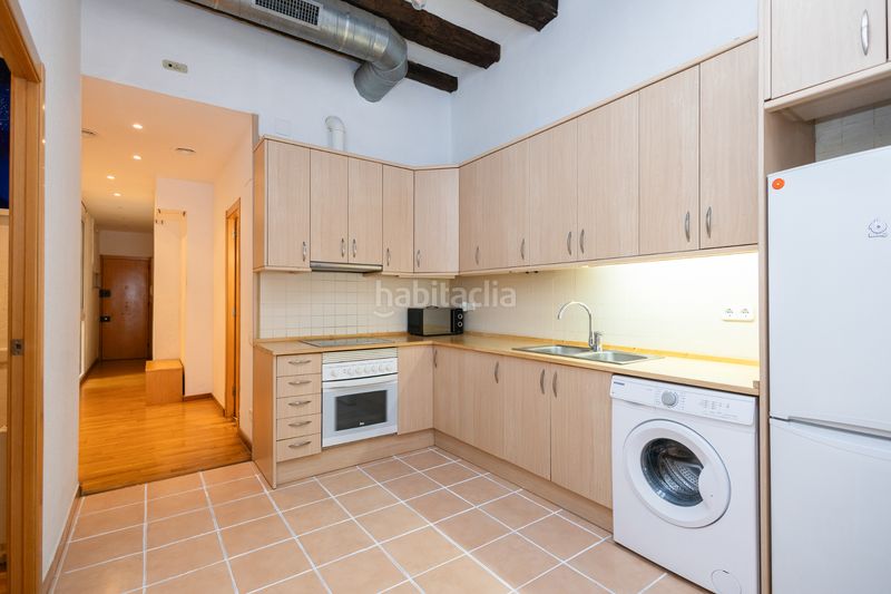 Foto 191939d4-6217-44f9-a2bd-306f52e9d75d. Pis a Raval Barcelona