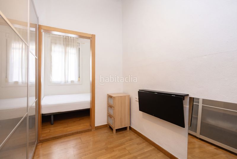 Foto 1a1a2f15-63a0-4331-85d9-99bfbec4570b. Pis a Raval Barcelona