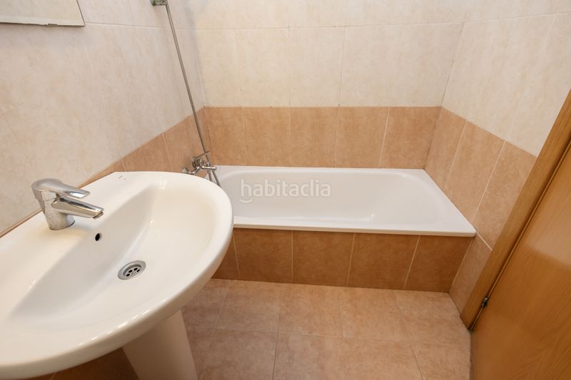 Foto 1a985774-550e-471f-88ee-eaeaf1ff9619. Pis a Raval Barcelona