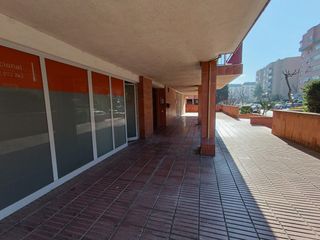 Geschäftsraum  Carrer sant esteve sesrovires