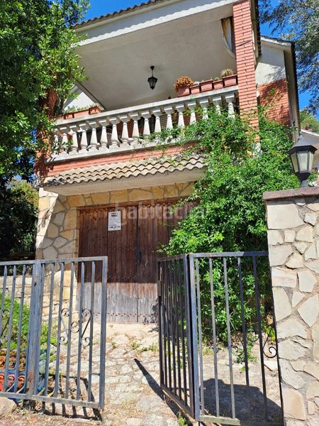 Foto 34740014-cd21-4fe4-916c-3957d9c810da. Casa amb aparcament a Gelida