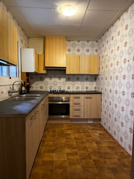 Foto b519d568-79bc-44ce-966a-602340b3afed. Casa adossada a Gelida
