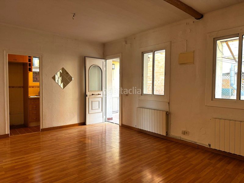 Foto f0edd9a0-b3d0-4647-a667-af5dc9a2922b. Casa adossada a Gelida
