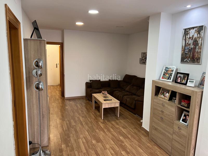 Foto 4ac2d9fb-353f-4d2a-8ee5-a1a37c7aff50. Semi detached house with heating in La Plana del Pintor Sabadell