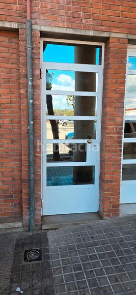 Foto bc356fb9-b2ff-473b-84dc-de79b6974a05. Parking coche en ronda de collsalarca 43 garaje para coche pequeño y moto en Sabadell