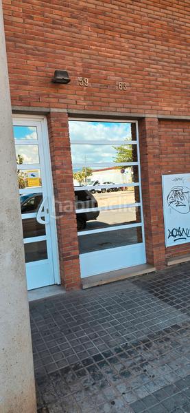 Foto f73a2e24-c38b-43a2-9cab-fe932e06a28d. Parking coche en ronda de collsalarca 43 garaje para coche pequeño y moto en Sabadell