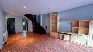 Maison jumele  Carrer del priorat. Casa adosada en can oriach