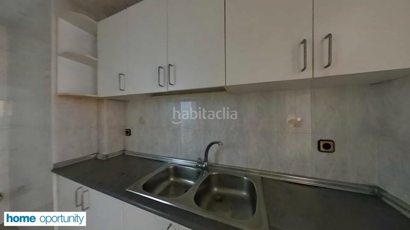 Foto 0f30a2a1-c2f9-49c0-8e97-6aa9a4db4df1. Piso  junto eix macia en Concòrdia Sabadell