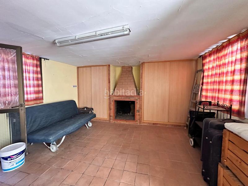 Foto 71c71af7-895e-481e-9ab2-950315eae385. Casa adossada amb xemeneia calefacció aparcament a Sabadell