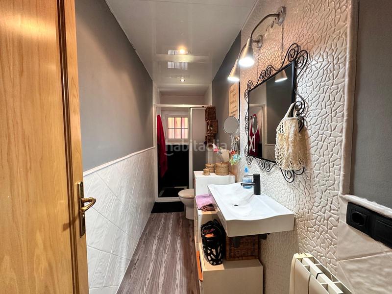 Foto 75821769-b68d-4260-bd6c-53700294356e. Casa adossada amb xemeneia calefacció aparcament a Sabadell