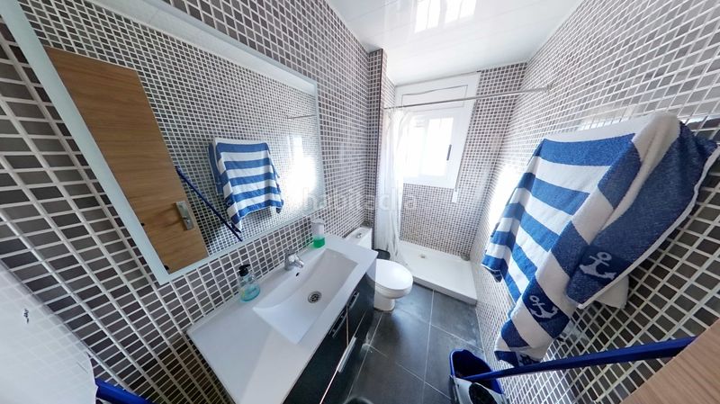 Foto a207b127-a3de-4c6f-8765-d2fe7075a157. Casa adossada amb calefacció aparcament a Torrent del Capellà Sabadell
