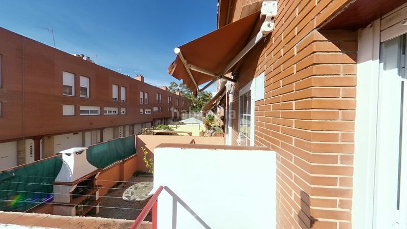 Foto adf68b9b-510d-48c3-87cc-4d41dcf5c036. Casa adossada amb calefacció aparcament a Torrent del Capellà Sabadell