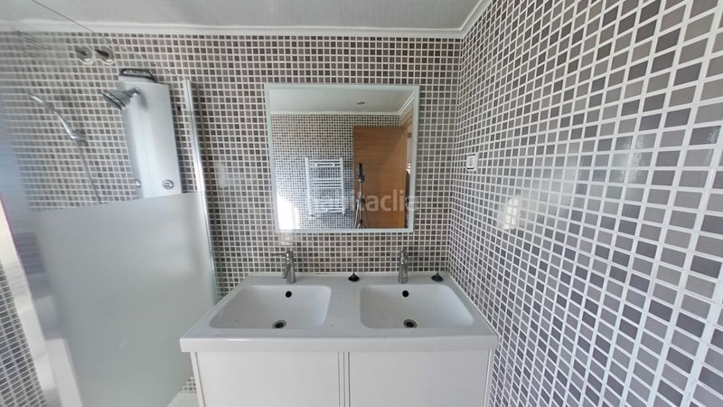 Foto dad4ba86-96a1-4b33-ad36-2c622d28550a. Casa adossada amb calefacció aparcament a Torrent del Capellà Sabadell
