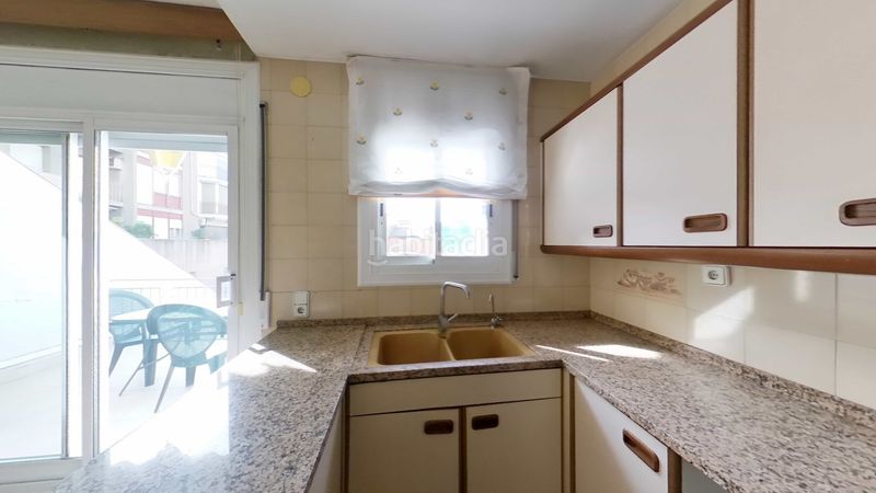 Foto 07d1df0f-30e5-42b4-80c0-1ddd66ec6a61. Casa adossada amb xemeneia calefacció aparcament a Sabadell