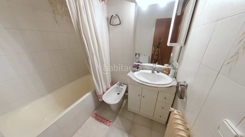 Foto 2be01adf-4489-411a-87d7-f1f15e2b3b9a. Casa adossada amb xemeneia calefacció aparcament a Sabadell