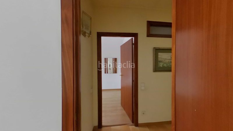 Foto 5b575170-cd37-4959-a7b0-6619ca05c643. Casa adossada amb xemeneia calefacció aparcament a Sabadell