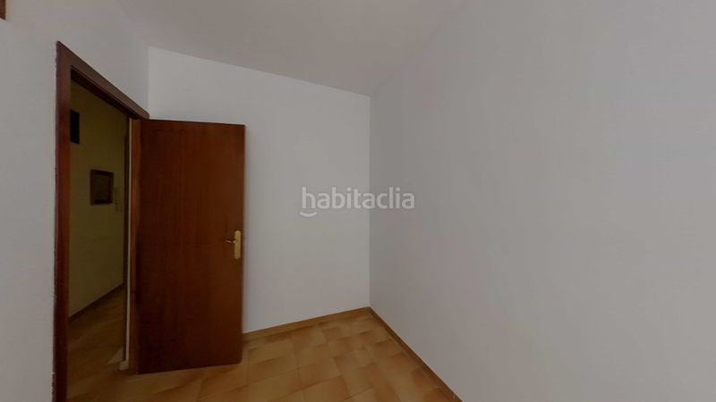 Foto 73ba3028-da6f-493e-bbf7-f80b2a77b647. Casa adossada amb xemeneia calefacció aparcament a Sabadell