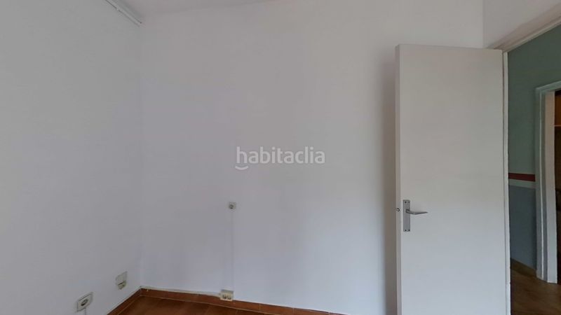 Foto 7ff07a0e-617b-4b53-a7dc-ed8aafa12aa9. Casa adossada amb xemeneia calefacció aparcament a Sabadell