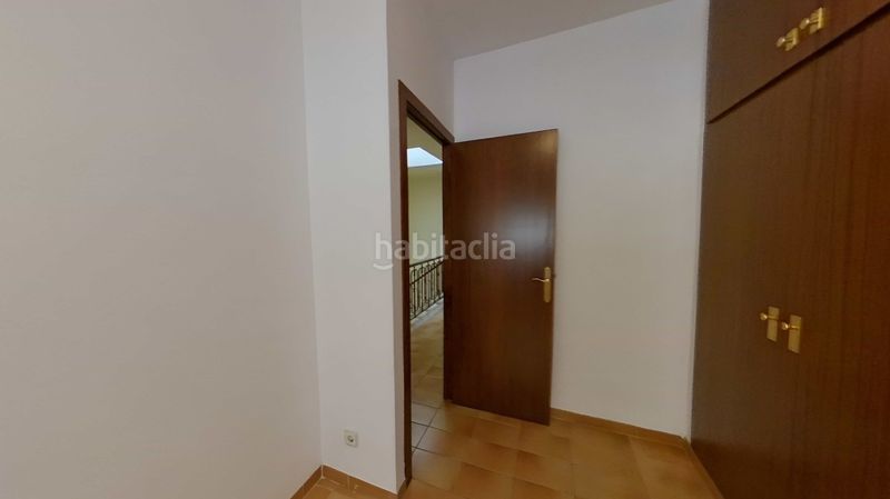 Foto 8b2b38f1-a9ea-4592-be93-01b13593159b. Casa adossada amb xemeneia calefacció aparcament a Sabadell