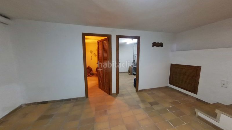 Foto 91c1deca-135d-41e1-8e04-2ed026392b4a. Casa adossada amb xemeneia calefacció aparcament a Sabadell