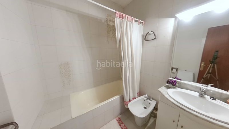 Foto b28fa6ea-6bef-4e6d-913a-a42c1725bedc. Casa adossada amb xemeneia calefacció aparcament a Sabadell